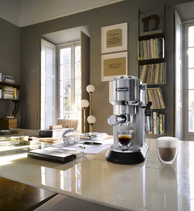 DeLonghi Dedica Style EC 685.M Macchina per espresso 1.1L Nero, Metallico, Argento
