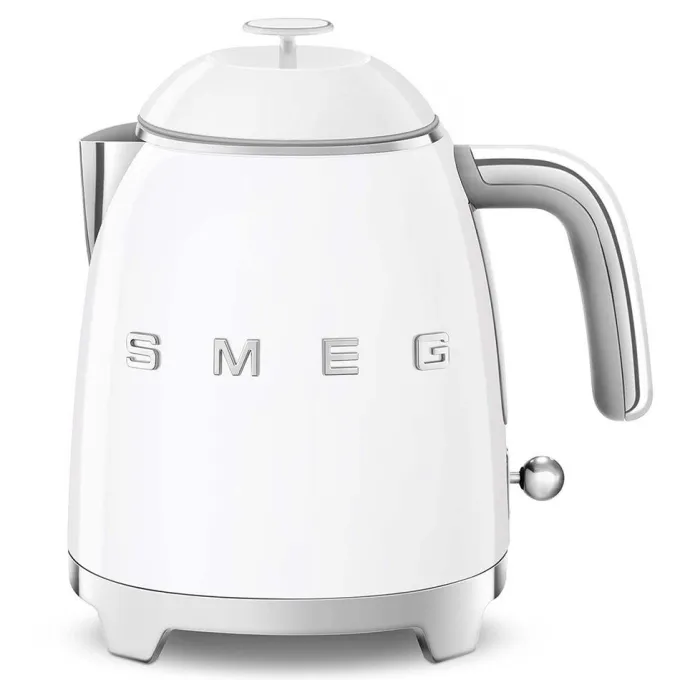 Smeg, Bollitore Elettrico Piccolo KLF05WHEU 0,8 L, Filtro in Acciaio Inox, Autospegnimento di Sicurezza, Indicatore Livello di Acqua, Base Antiscivolo e Avvolgicavo Integrato, Potenza 1400W, Bianco