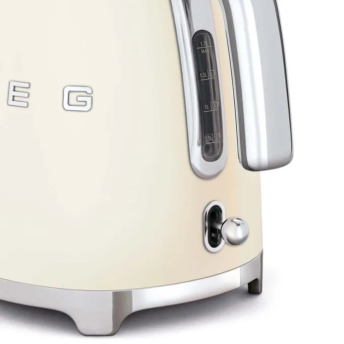 SMEG - KLF03CREU Bollitore Standard 50's Style, 2400 Watt, 1,7 Litri, Autospegnimento a 100°C, Corpo in Acciaio, Filtro anticalcare - Crema